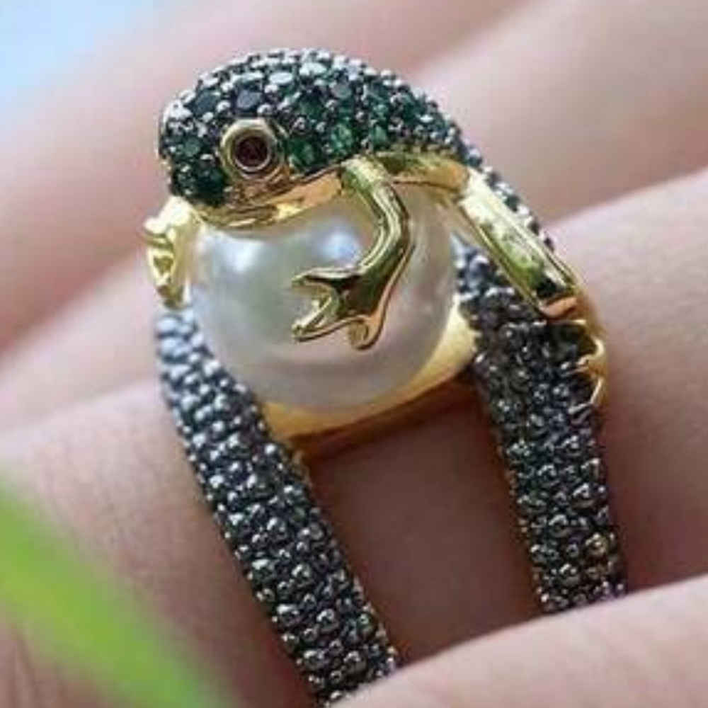 Gold Frog Ring with Pearl and Green Accents